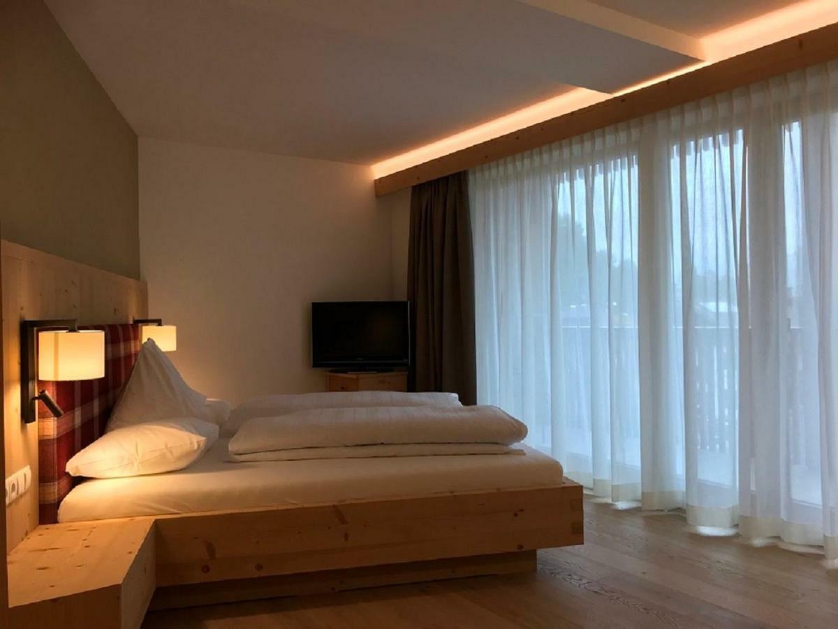 Hotel Schoenblick Sexten Extérieur photo
